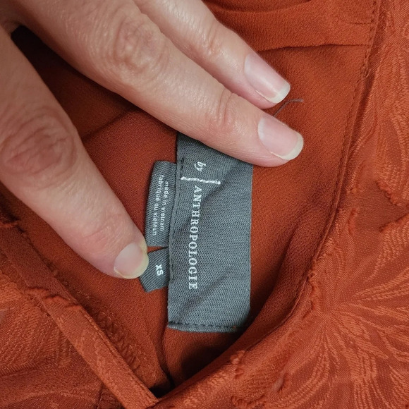 Anthropologie burnt orange floral textured blouse long sleeve v neck v back - Picture 5 of 6